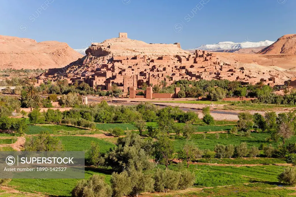 Ancient kasbah town of Ait Benhaddou on a former Caravan Route beside the Ouarzazate River, often used as a film location, UNESCO World Heritage Site,...