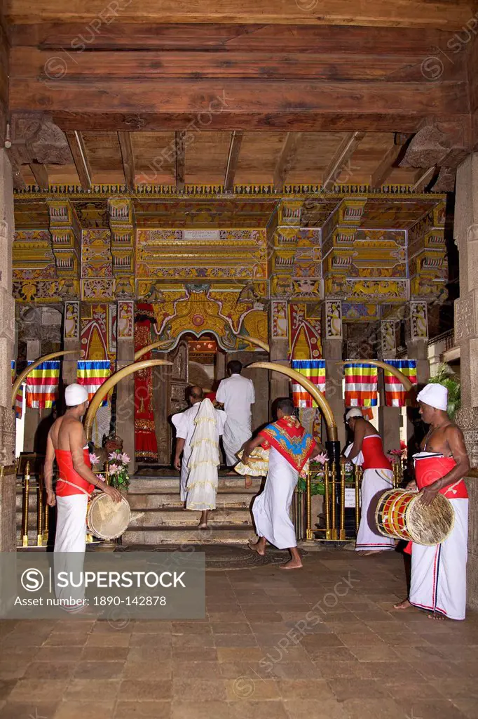 Drummers inside the Tooth Sanctuary, Temple of the Tooth Relic, UNESCO World Heritage Site, Kandy, Sri Lanka, Asia