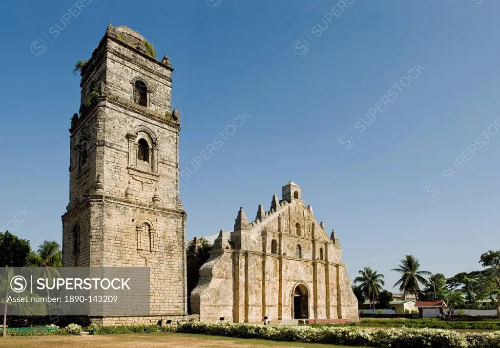 Paoay Church dating from 1710, classic example of earthquake Barocco with strong butresses, UNESCO World Heritage Site, Ilocos Norte, Philippines, Sou...