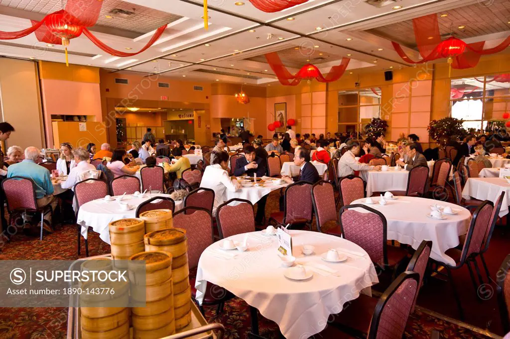 Diners having dimsum lunch at restaurant, Chinatown, Toronto, Ontario, Canada, North America
