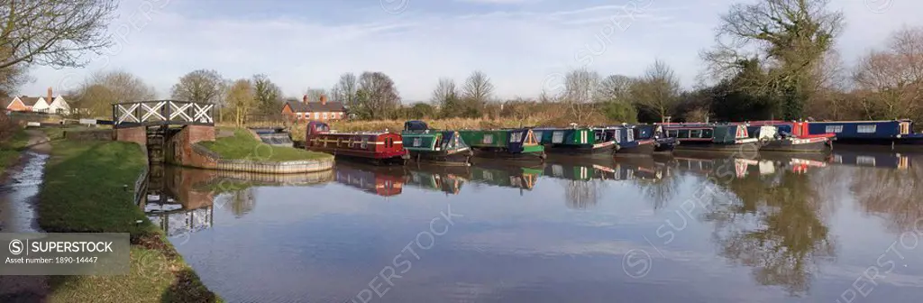 Lapworth flight of locks, Stratford_upon_Avon Canal, Warwickshire, England, United Kingdom, Europe