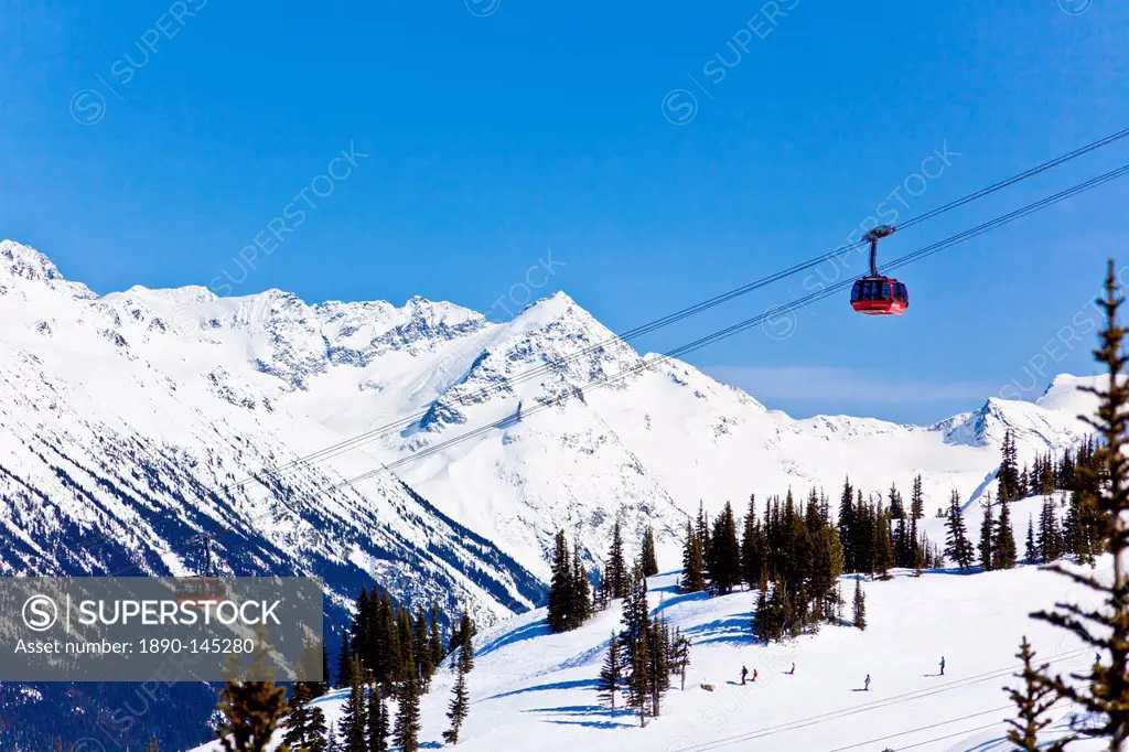 Peak 2 Peak Gondola, between Whistler and Blackcomb mountains, Whistler Blackcomb Ski Resort, Whistler, British Columbia, Canada, North America