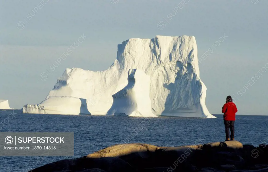 Icebergs in Disko Bay, Qeqertarsuag Godhavn on Disko Island, west coast, Greenland, Polar Regions