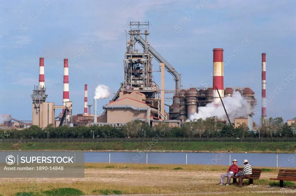 Steel works, second largest in world, beside river, Pohang, Kyongsangbuk county, South Korea, Asia