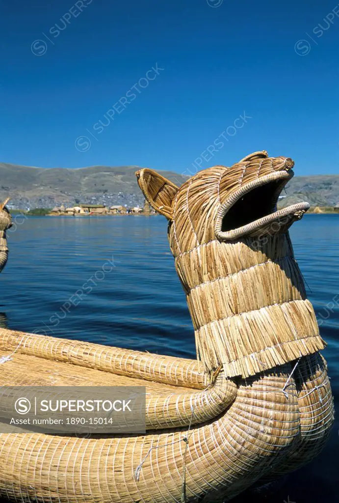 Traditional Uros Urus reed boat, Islas Flotantas, reed islands, Lake Titicaca, Peru, South America