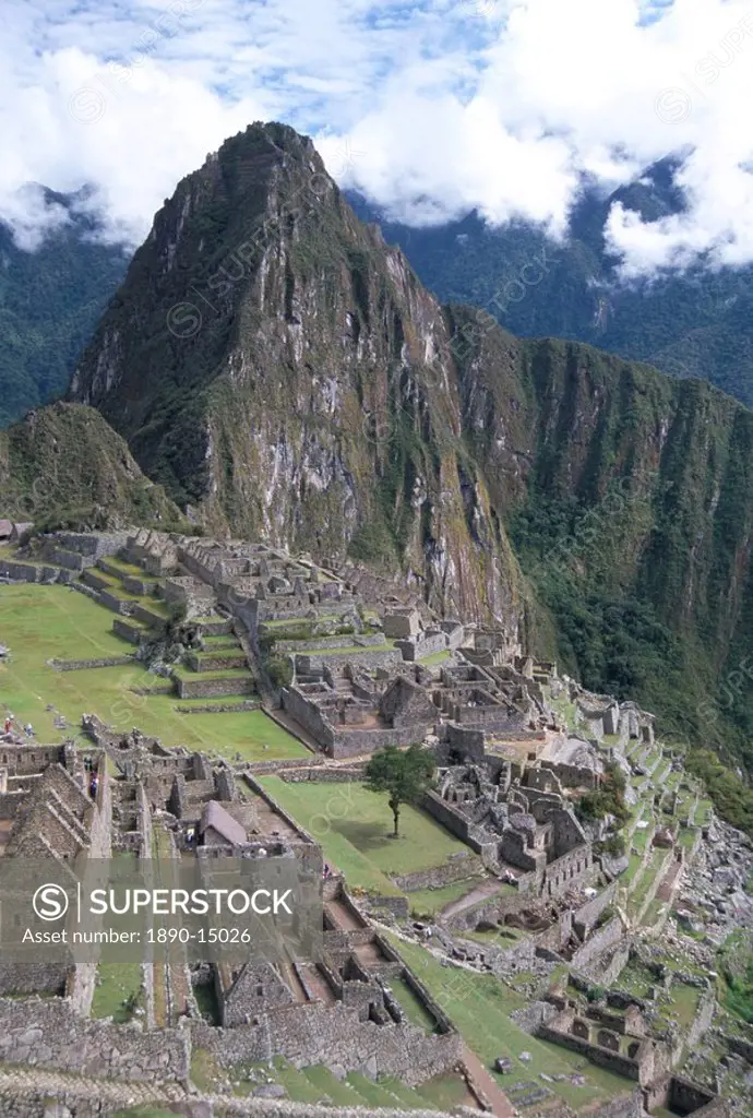 Classic view from Funerary Rock of Inca town site, Machu Picchu, UNESCO World Heritage Site, Peru, South America