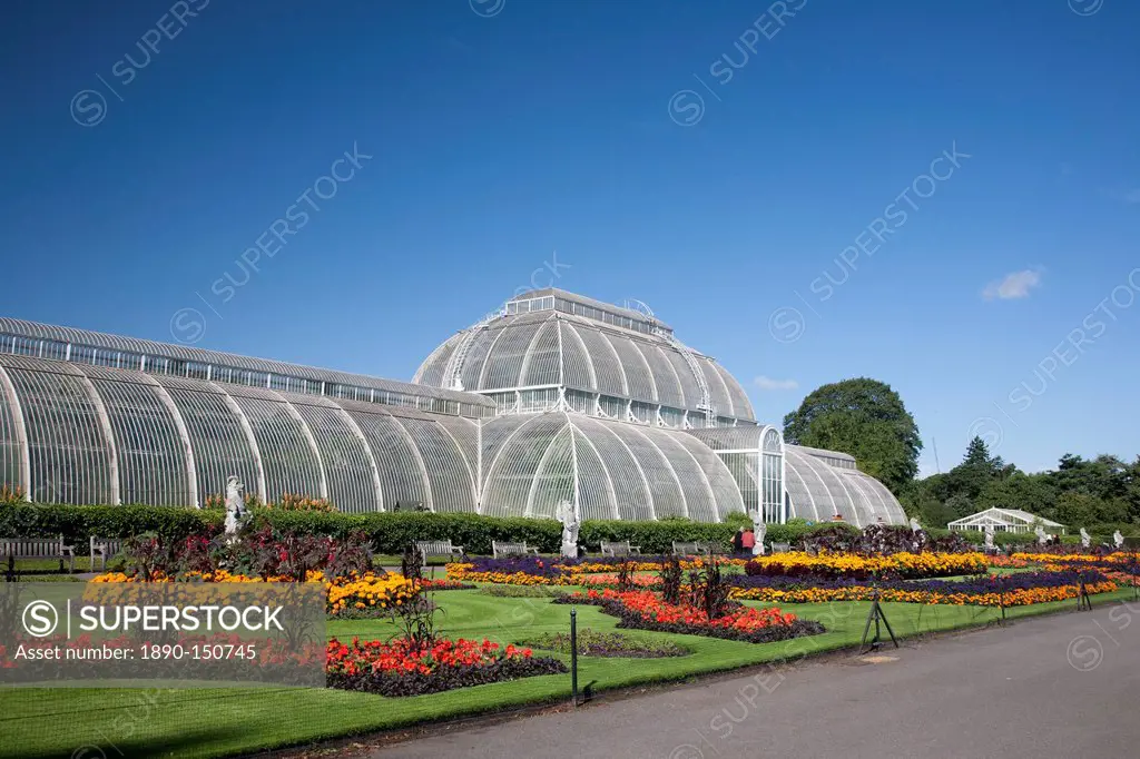 Palm House parterre with floral display of approx 16000 plants, Royal Botanic Gardens, UNESCO World Heritage Site, Kew, near Richmond, Surrey, England...