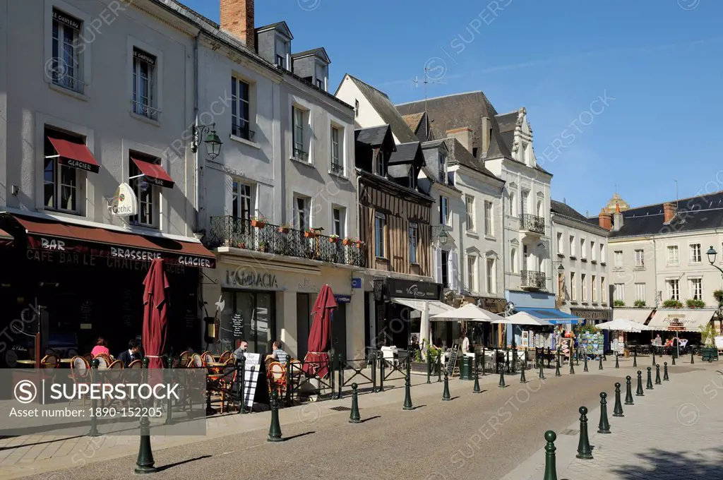 Alfresco cafes, Place Michel Debre, Amboise, UNESCO World Heritage Site, Indre_et_Loire, Centre, France, Europe