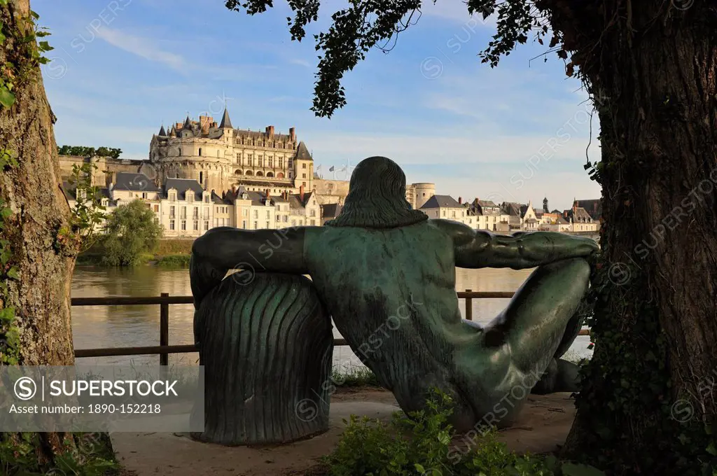Statue of Leonardo da Vinci, Amboise, Indre_et_Loire, Loire Valley, Centre, France, Europe