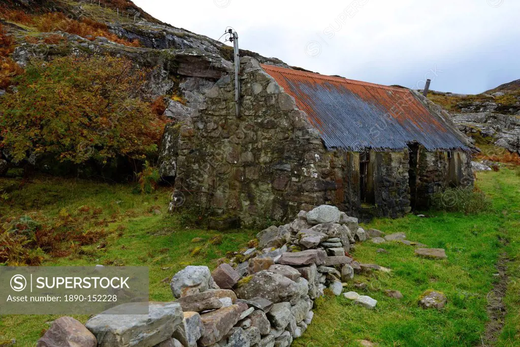 Ruined croft, Ardmair, Ullapool, Highlands, Scotland, United Kingdom, Europe