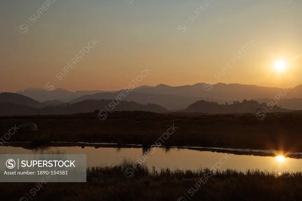 Sunrise over the Lamar Valley, Yellowstone National Park, UNESCO World Heritage Site, Wyoming, United States of America, North America