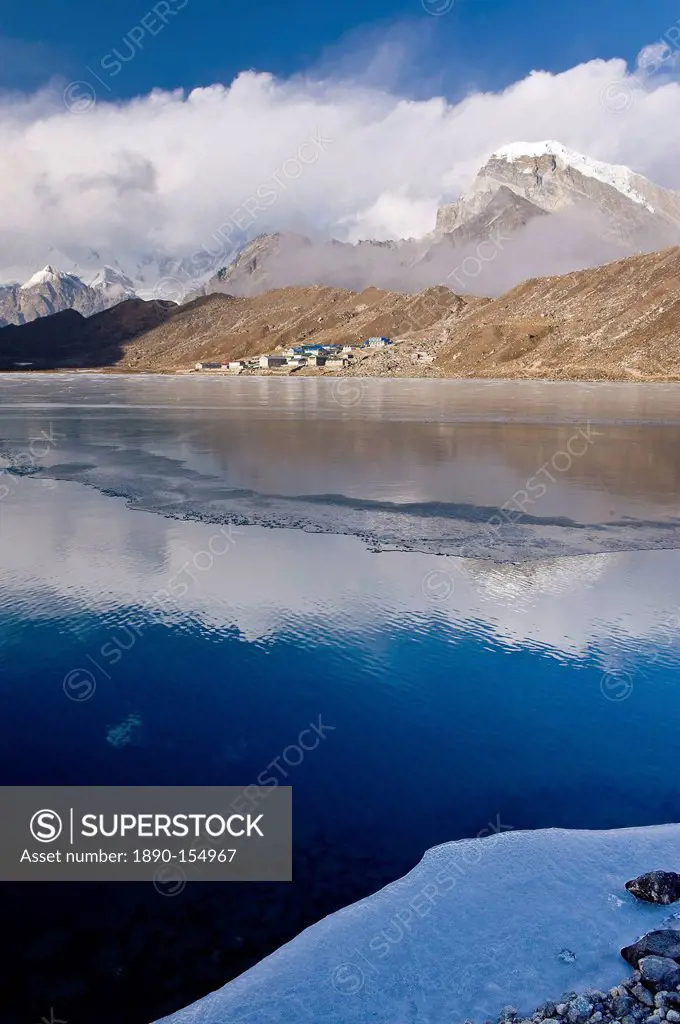 Dudh Pokhari Lake, Gokyo, Solu Khumbu Everest Region, Nepal, Himalayas, Asia