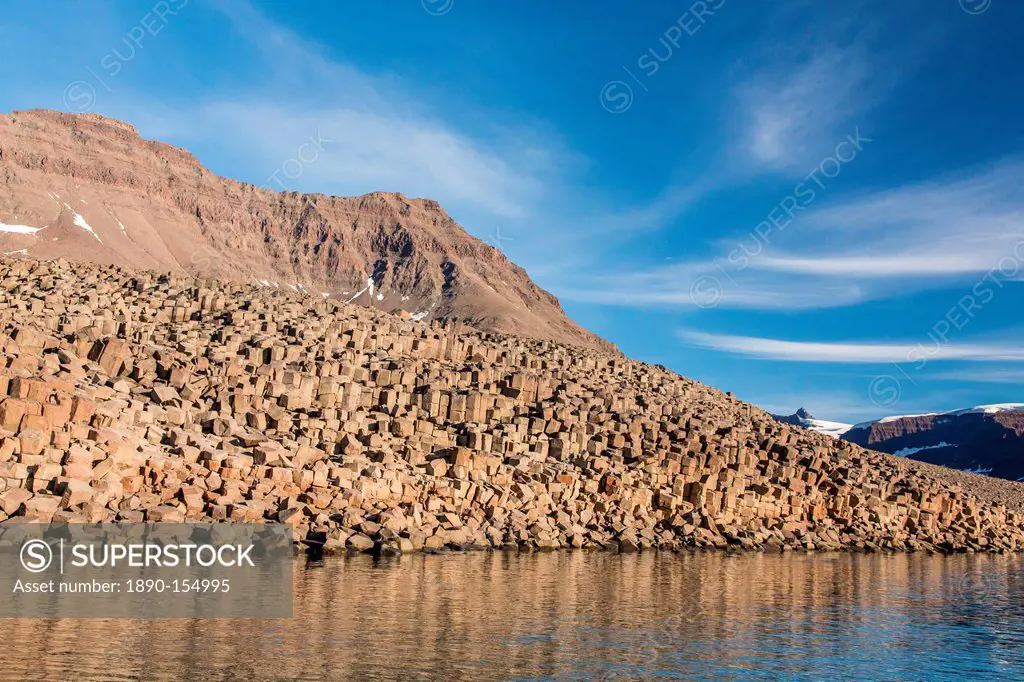 Columnar basalt, Vikingbukta Viking Bay, Scoresbysund, Northeast Greenland, Polar Regions