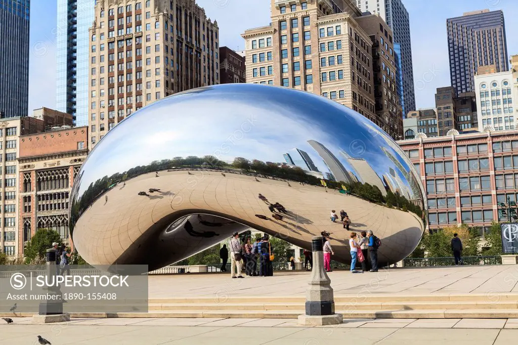 The Cloud Gate steel sculpture by Anish Kapoor, Millennium Park, Chicago, Illinois, United States of America, North America