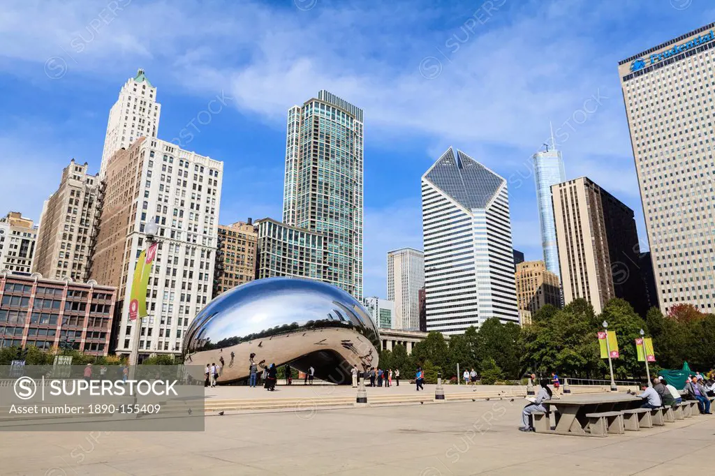 Millennium Park, The Cloud Gate steel sculpture by Anish Kapoor, Chicago, Illinois, United States of America, North America