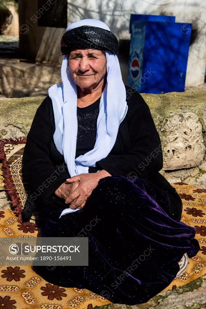 Yazidi woman in Lalish capital of the Kurdish sect of the Yazidis in Iraq Kurdistan, Iraq, Middle East