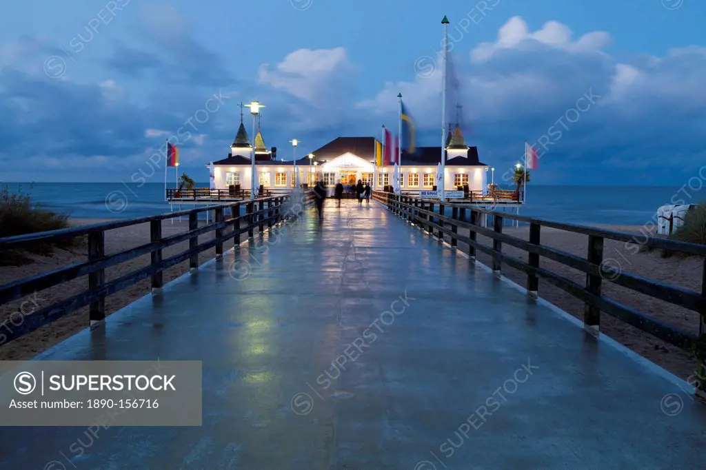 The historic Pier in Ahlbeck on the Island of Usedom, Baltic Coast, Mecklenburg-Vorpommern, Germany, Europe