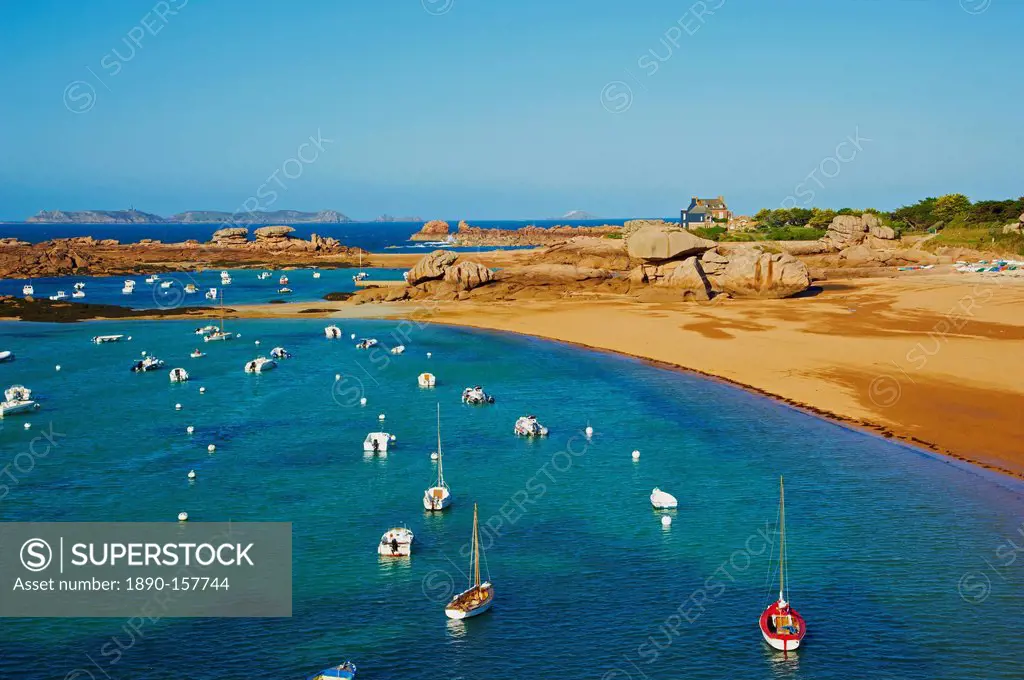 Beach of Tregastel, Cote de Granit Rose, Cotes d'Armor, Brittany, France, Europe