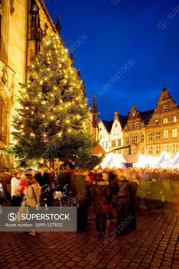 St. Lambert's Church and Prinzipalmarkt at Christmas, Munster, North Rhine-Westphalia, Germany, Europe