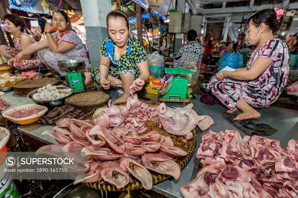Fresh pig's ears and head for sale at market at Chau Doc, Mekong River Delta, Vietnam, Indochina, Southeast Asia, Asia