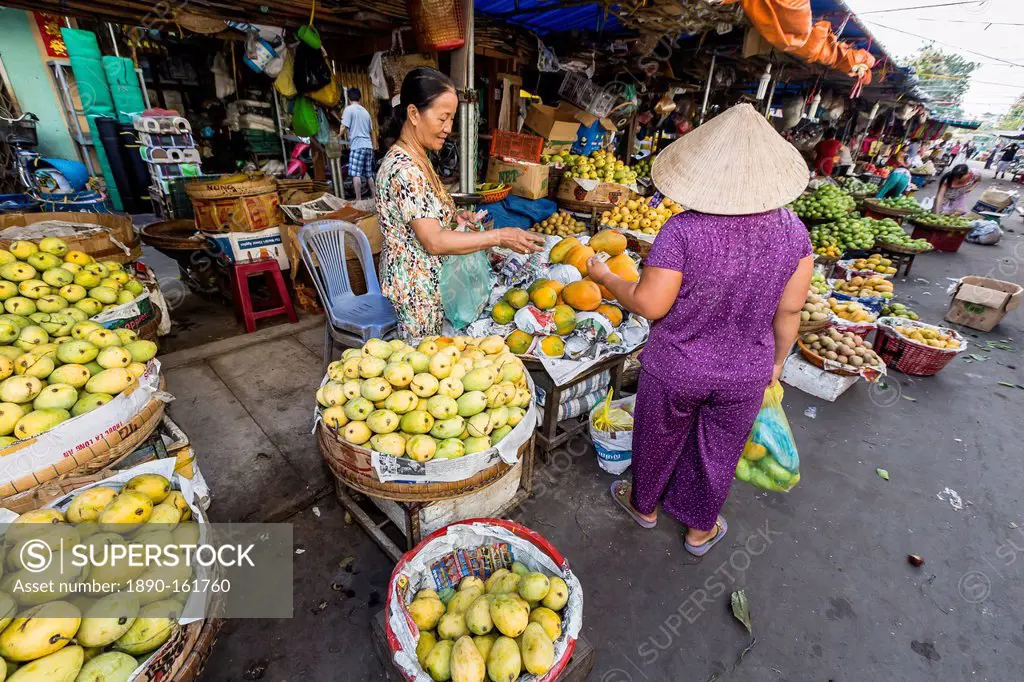 Fresh produce for sale at market at Chau Doc, Mekong River Delta, Vietnam, Indochina, Southeast Asia, Asia