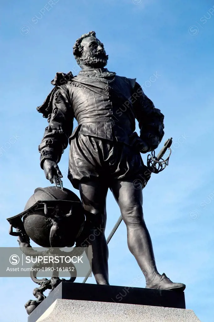 Statue of Sir Francis Drake on Plymouth Hoe, Plymouth, Devon, England, United Kingdom, Europe