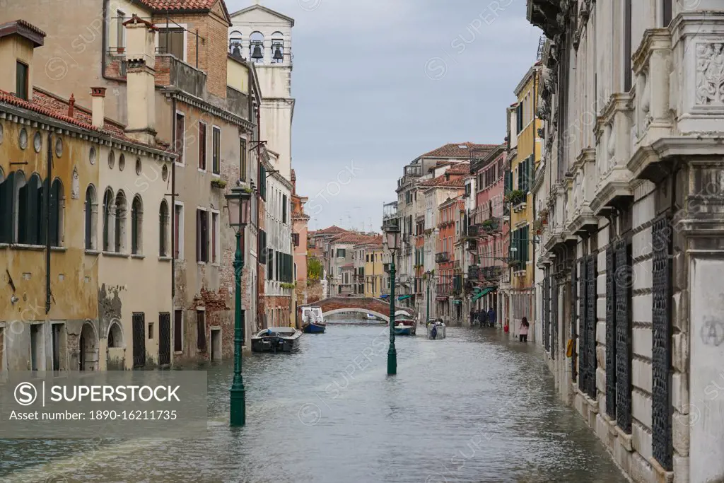 High tide in Venice in November 2019, Fondamenta della Misericordia, Venice, UNESCO World Heritage Site, Veneto, Italy, Europe