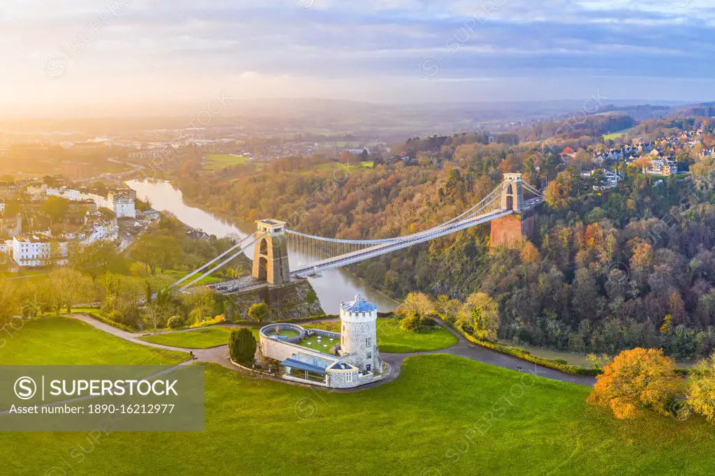 Clifton Suspension Bridge spanning the River Avon and linking Clifton and Leigh Woods, Bristol, England, United Kingdom, Europe