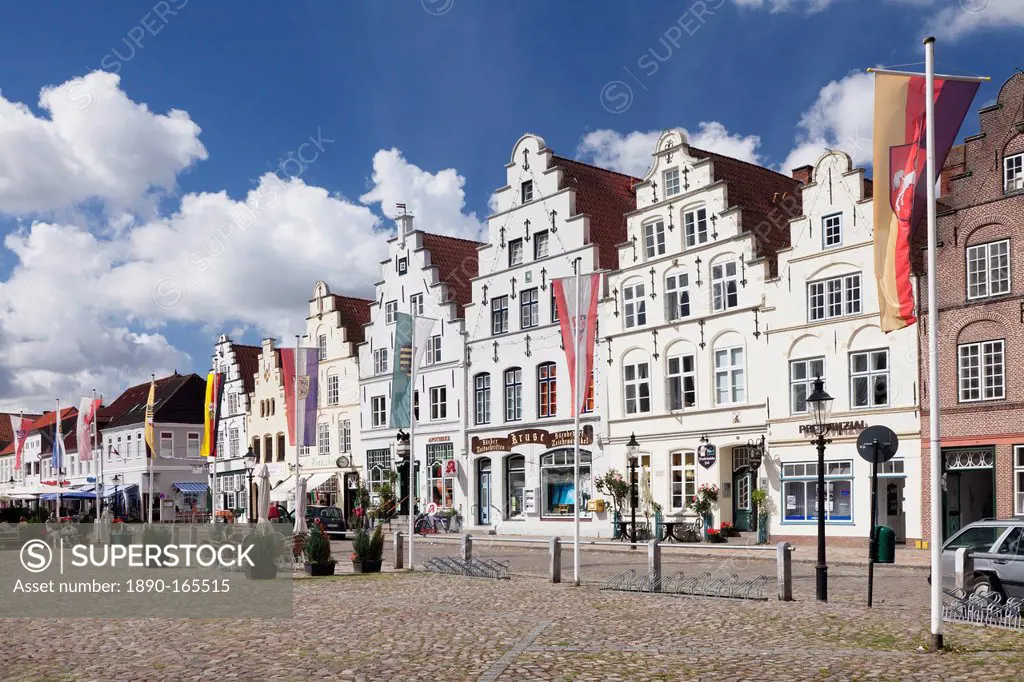 Market square with Dutch renaissance buildings, Friedrichstadt, Nordfriedland, Schleswig Holstein, Germany, Europe