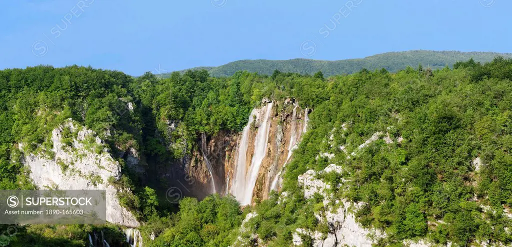 Waterfall Veliki Slap, Plitvice Lakes National Park, UNESCO World Heritage Site, Croatia, Europe