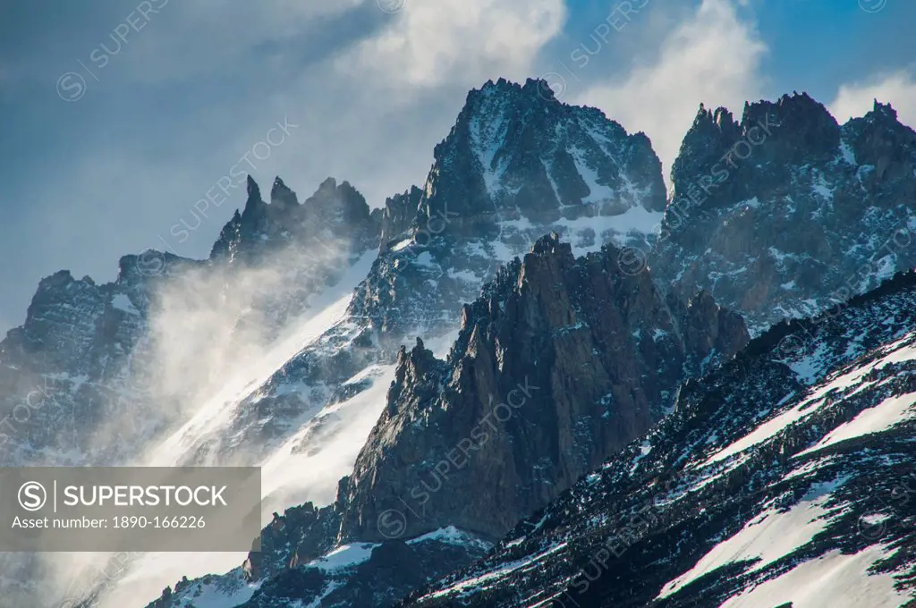 Mount Fitzroy (Cerro Fitz Roy), El Chalten, Los Glaciares National Park, UNESCO World Heritage Site, Santa Cruz Province, Patagonia, Argentina, South ...