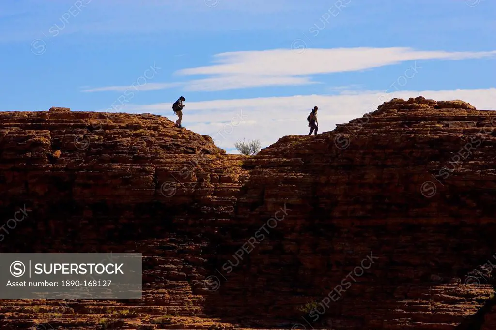 Tourists on the rim of King's Canyon, Red Centre, Northern Territory, Australia