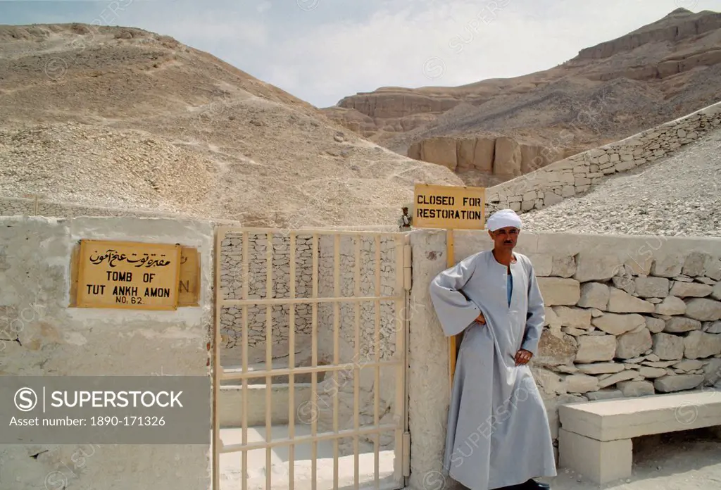 Guard at the Tomb of King Tutankhamun, Tut Ankh Amon, closed for restoration sign, Valley of the Kings, Luxor, Egypt, North Africa