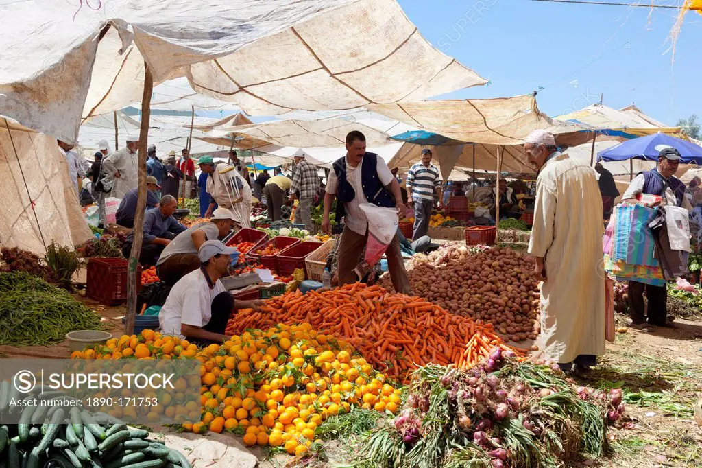 Monday Berber market, Tnine Ourika, Ourika Valley, Atlas Mountains, Morocco, North Africa, Africa