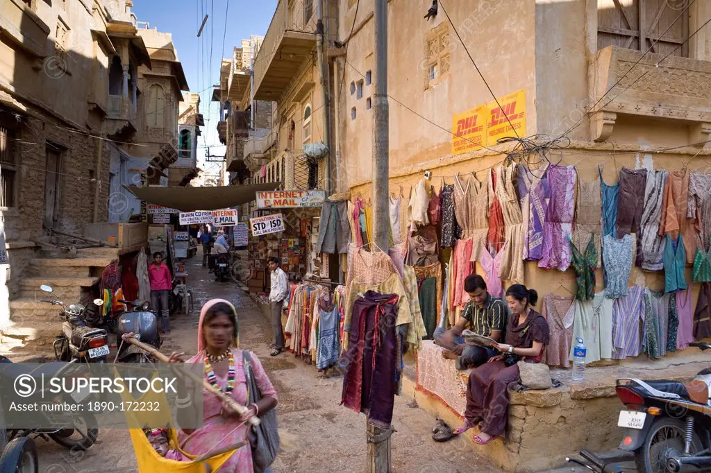Market scene, Jaisalmer, Western Rajasthan, India, Asia