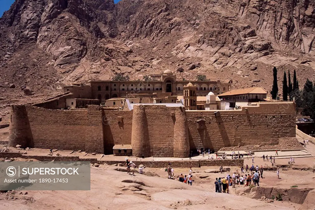 Tourists, St. Catherine´s Monastery, UNESCO World Heritage Site, Sinai, Egypt, North Africa, Africa