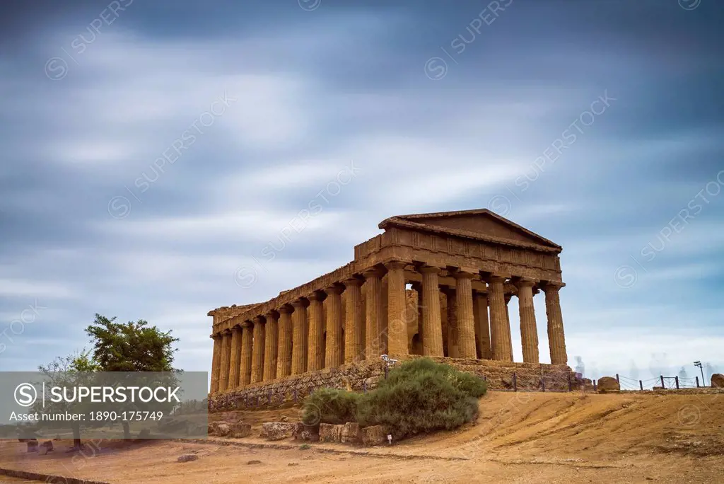 Temple of Concordia (Tempio della Concordia), Valley of the Temples (Valle dei Templi), Agrigento, UNESCO World Heritage Site, Sicily, Italy, Europe