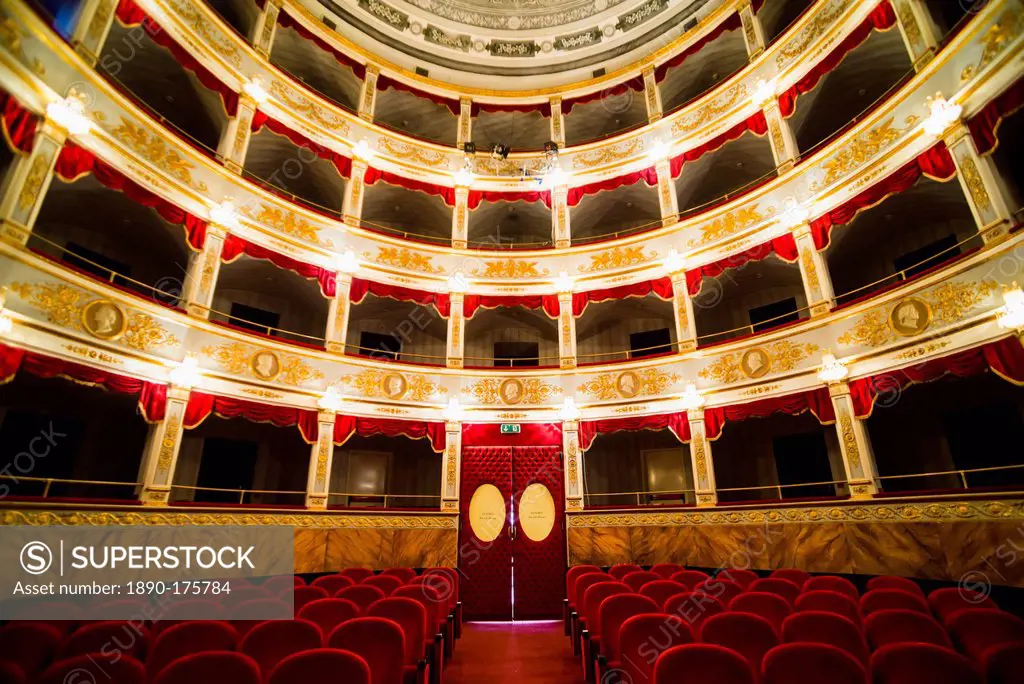 Interior of Noto Theatre (Teatro Comunale Vittorio Emanuele) in Piazza XVI Maggio, Noto, Val di Noto, Sicily, Italy, Europe