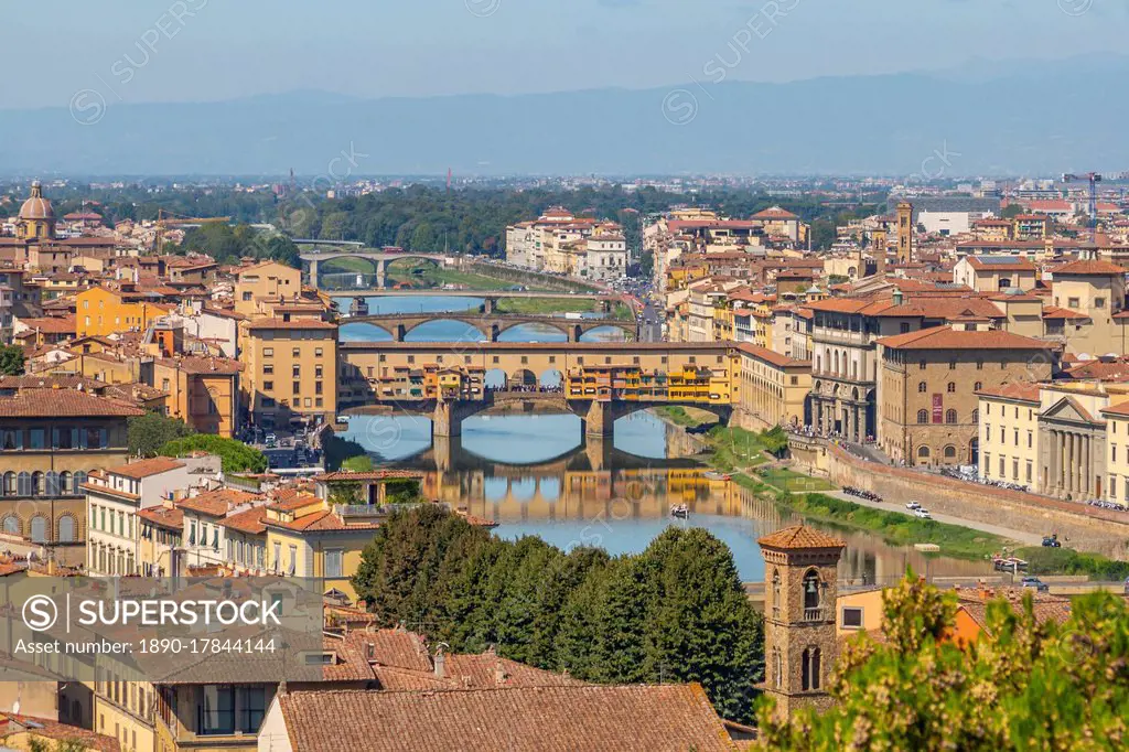 View of River Arno and Ponte Vecchio seen from Piazzale Michelangelo Hill, Florence, Tuscany, Italy, Europe