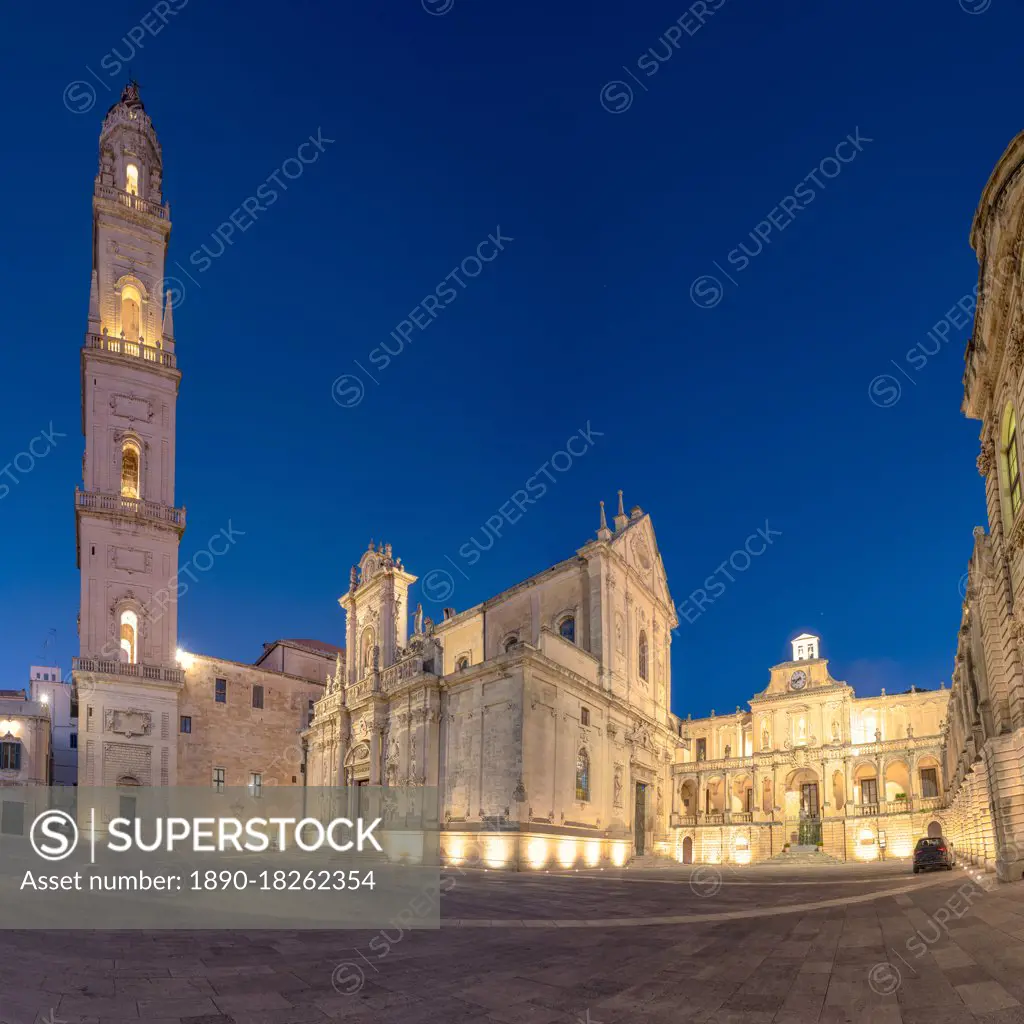 Cathedral and Piazza del Duomo square of Lecce at dusk, Salento, Apulia, Italy, Europe