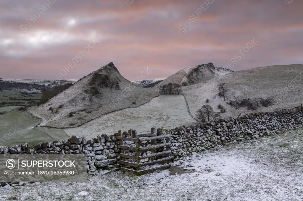 The view of Chrome Hill and Parkhouse Hill with dusting of snow, Peak District, Derbyshire, England, United Kingdom, Europe