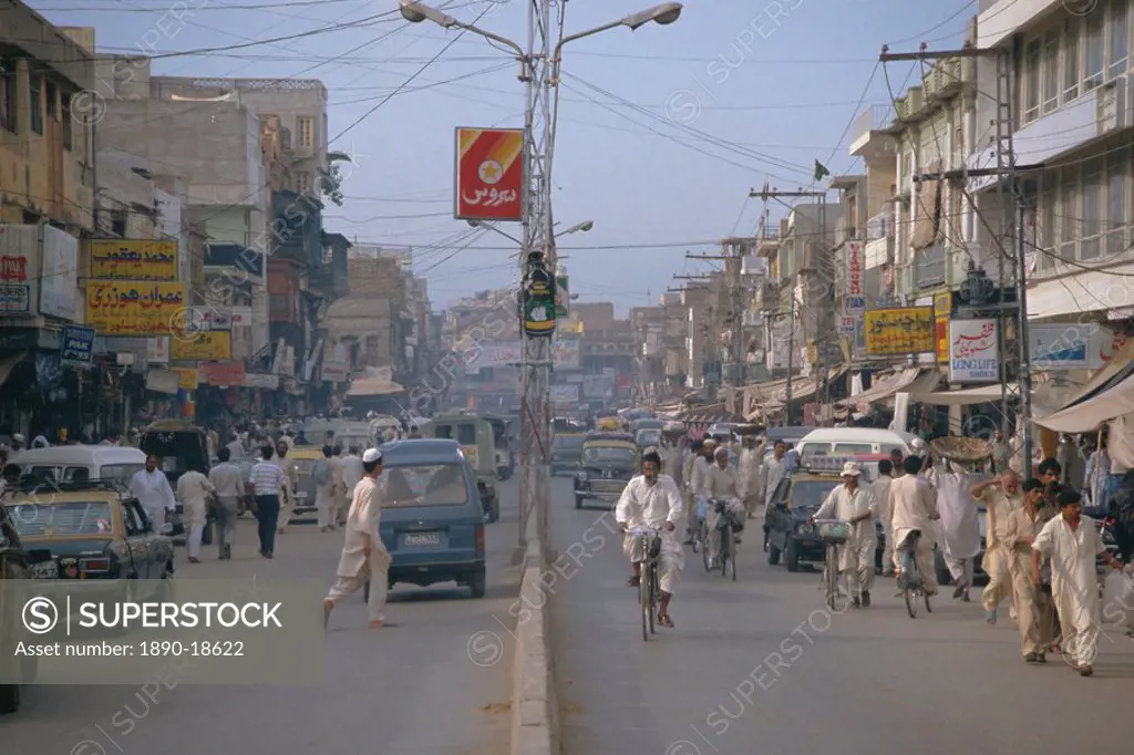 Street scene, Rajah Bazaar, Rawalpindi, Punjab, Pakistan, Asia