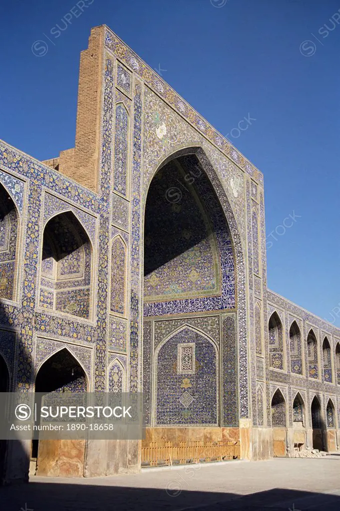 North eivan hall of the Masjid_e Imam formerly Shah Mosque, built by Shah Abbas between 1611 and 1628, UNESCO World Heritage Site, Isfahan, Iran, Midd...