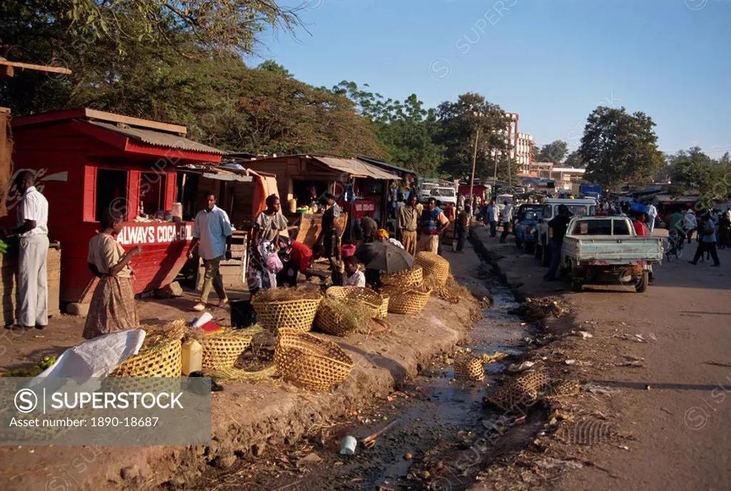 Street scene, Mwanza, Tanzania, East Africa, Africa