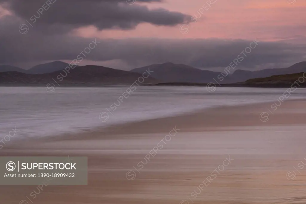 Scarista Beach backed by the Harris Hills at sunset, Isle of Harris, Outer Hebrides, Scotland, United Kingdom, Europe