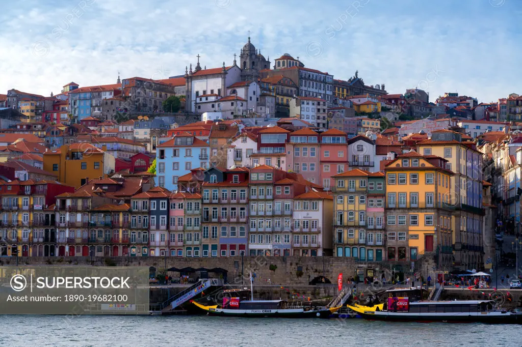 The view over the Douro River looking towards the Ribeira district of Porto, UNESCO World Heritage Site, Porto, Portugal, Europe