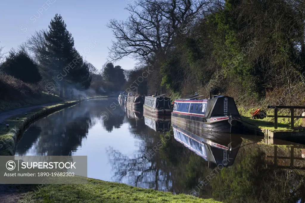 A tranquil morning on the Shropshire Union Canal, Audlem, Cheshire, England, United Kingdom, Europe