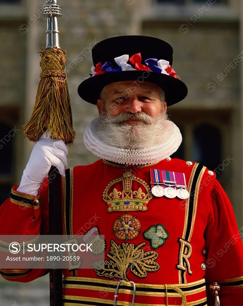 Beefeater at the Tower of London, London, England, United Kingdom, Europe