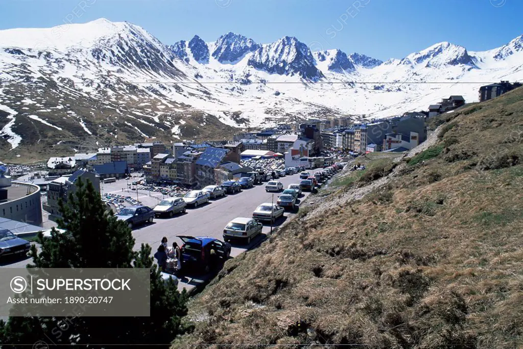 Ski resort on French border, Pas de la Casa, Andorra, Pyrenees, Europe