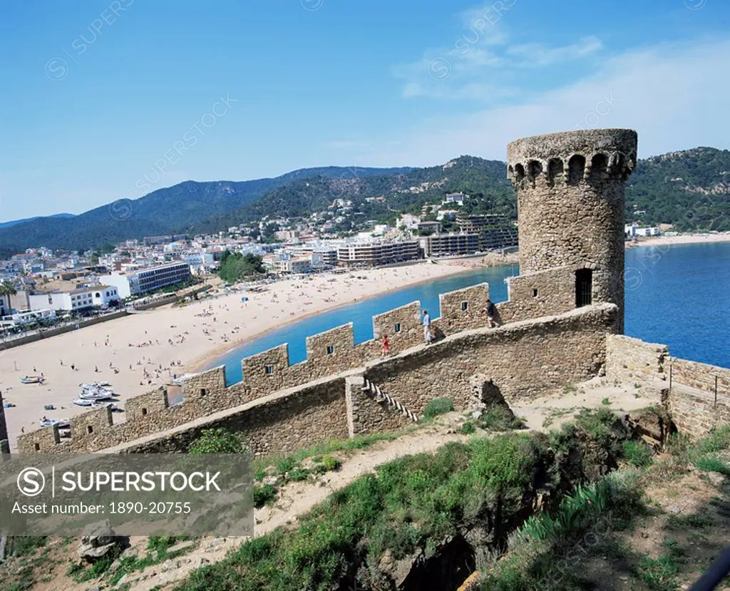 Mont Guardi battlements and beach beyond, Tossa de Mar, Costa Brava, Catalonia, Spain, Mediterranean, Europe
